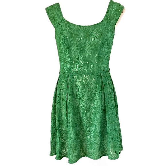 Review Dresses & Skirts - REVIEW emerald green vintage lace fit & flare Dress